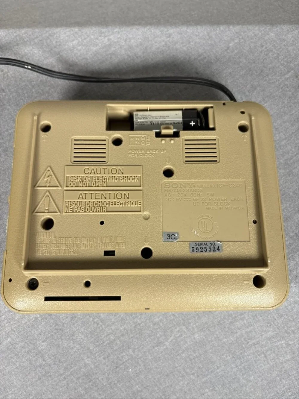 Sony Dream Machine ICF-C240 AM FM Digital Alarm Clock Radio Beige